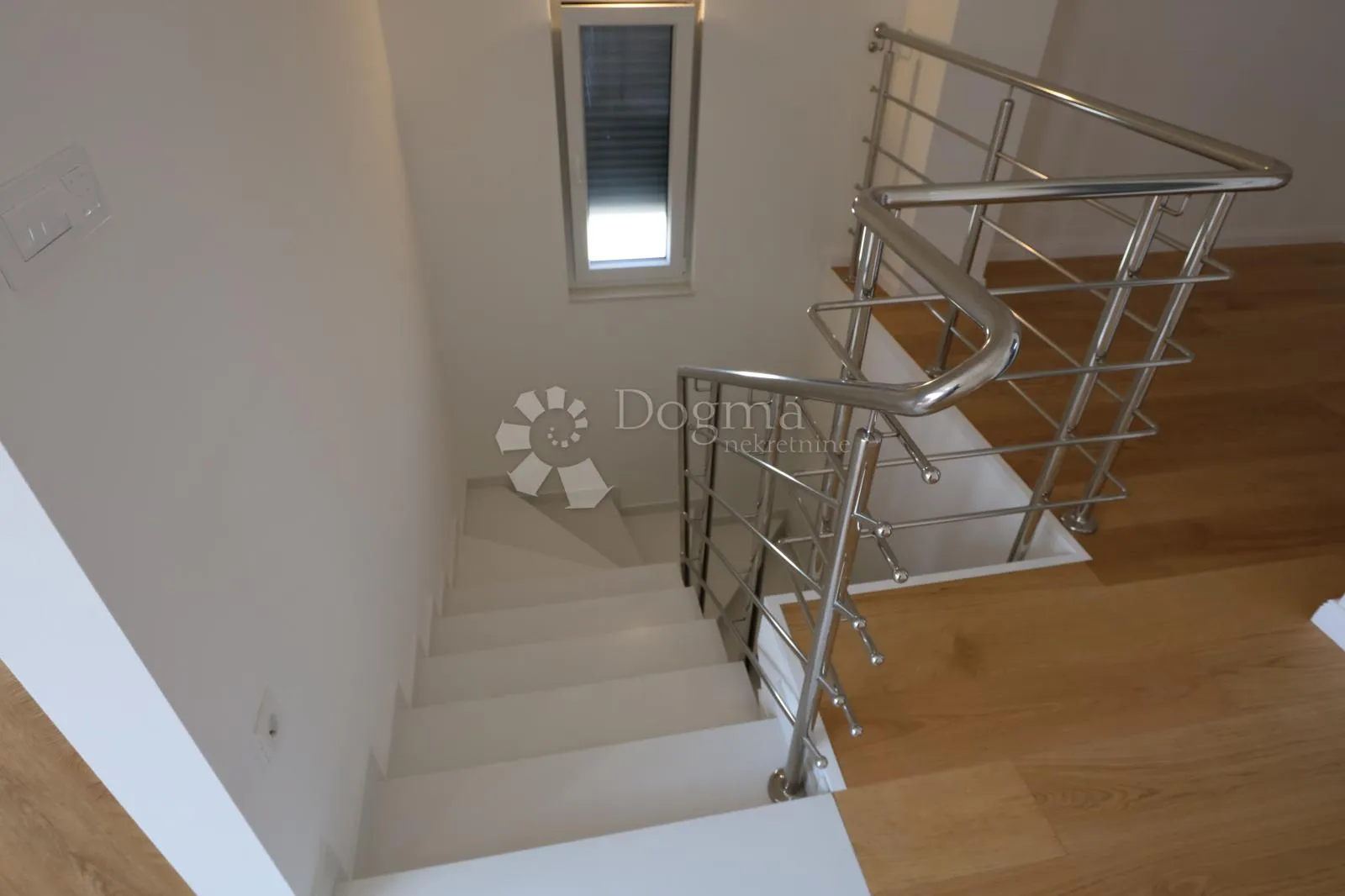 useljivi apartman kraj mora - slika 4