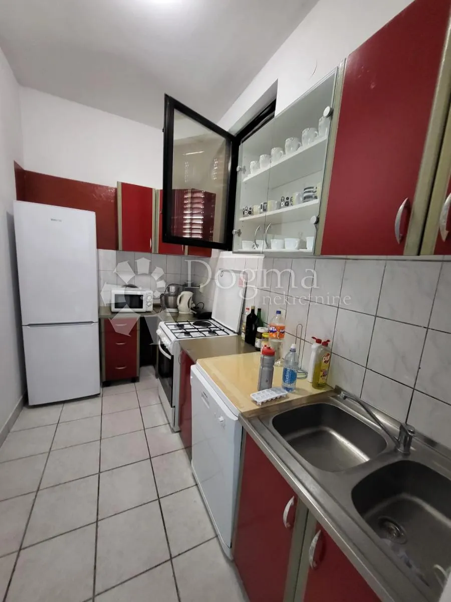 pulac, samostojeća kuća sa tri stana - slika 3