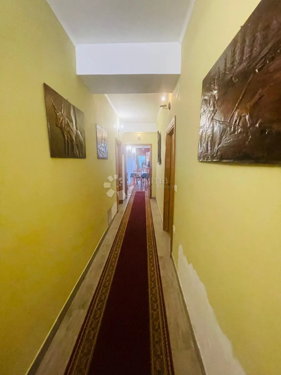 uhodani pansion na izvrsnoj lokaciji - slika 52
