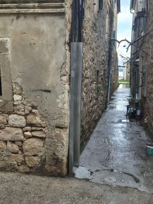 kuća za adaptaciju 30 m od mora - slika 3