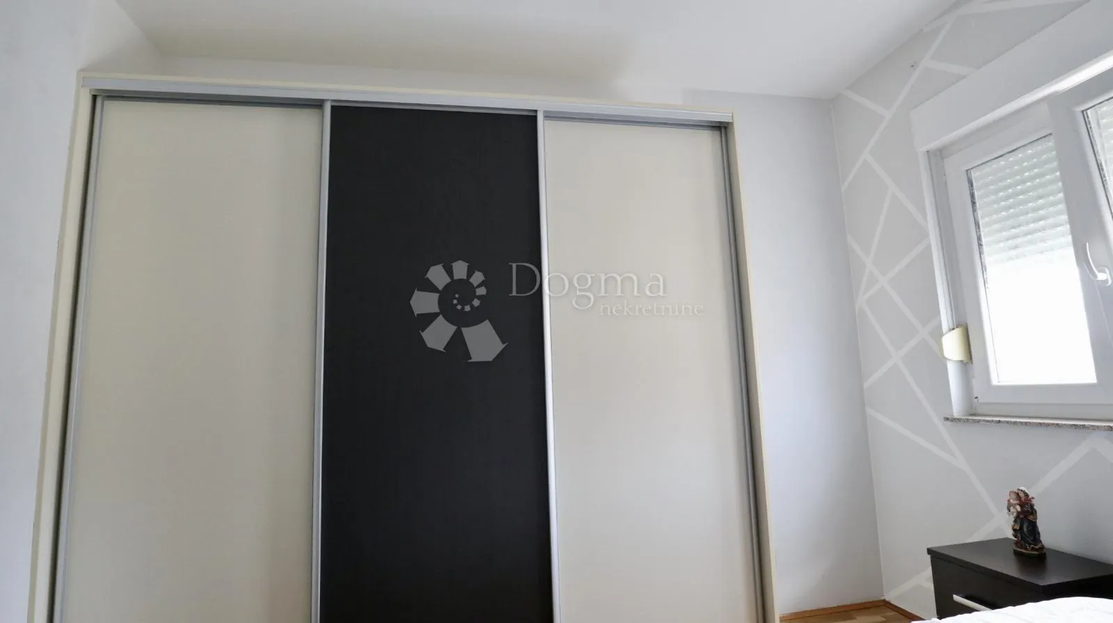 2s+db, lijep stan u centru viškova - slika 13