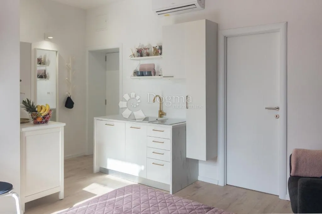 6 apartmana s bazenom u centru pule - slika 10