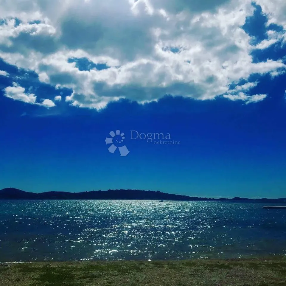 apartmanska kuća u srimi na samoj plaži - slika 19