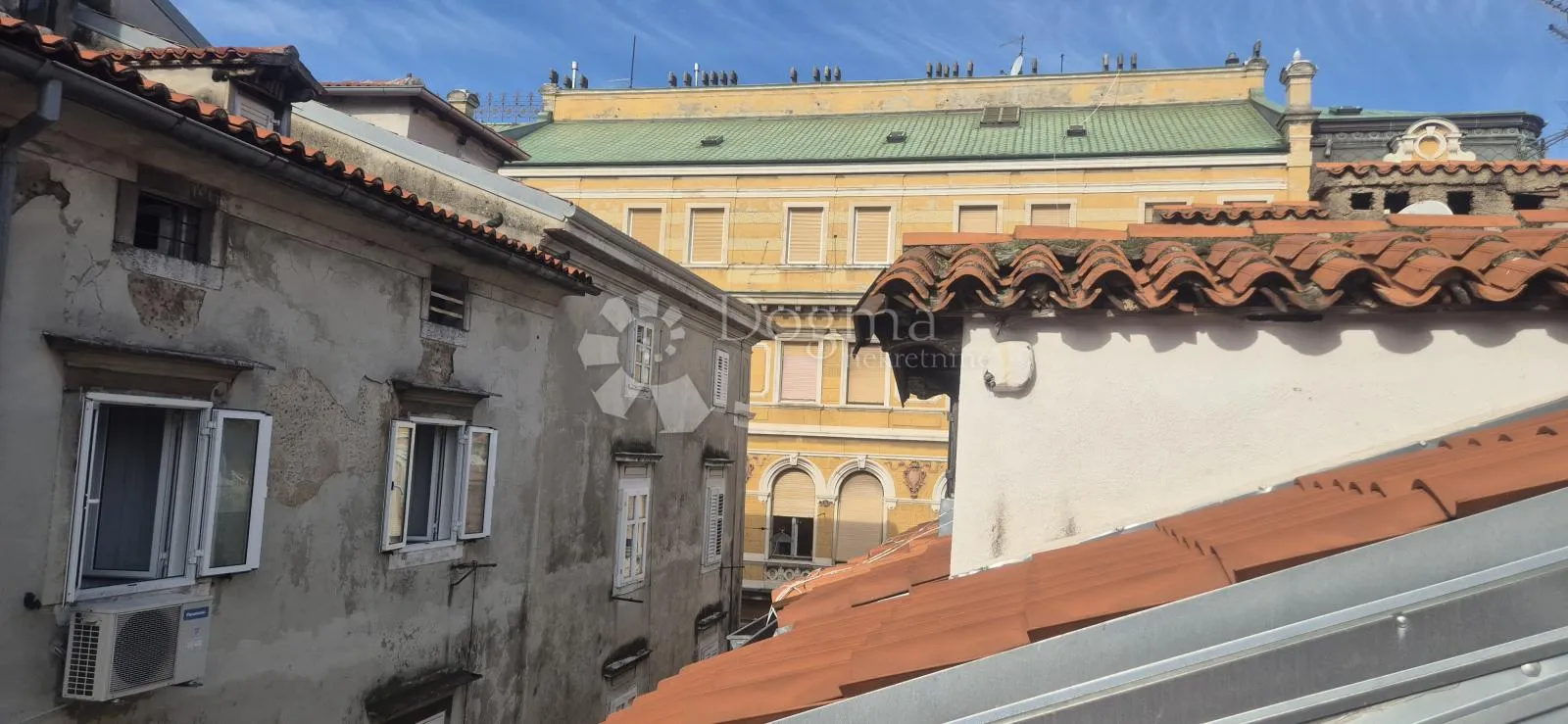 dva apartmana u strogom centru - slika 30