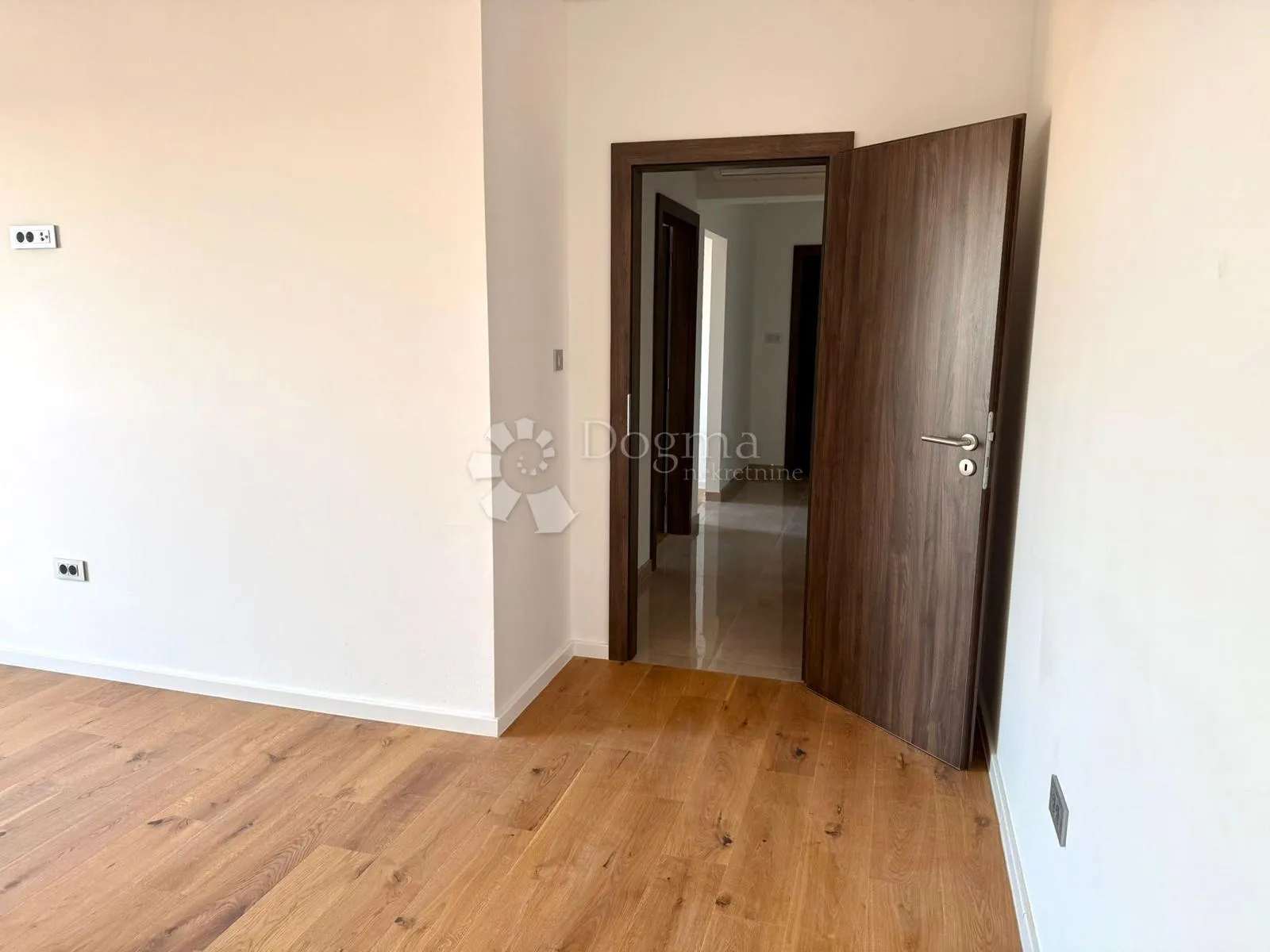 top prilika! zadar (branimirova obala) - renovirani stan s liftom 60m2 - slika 3
