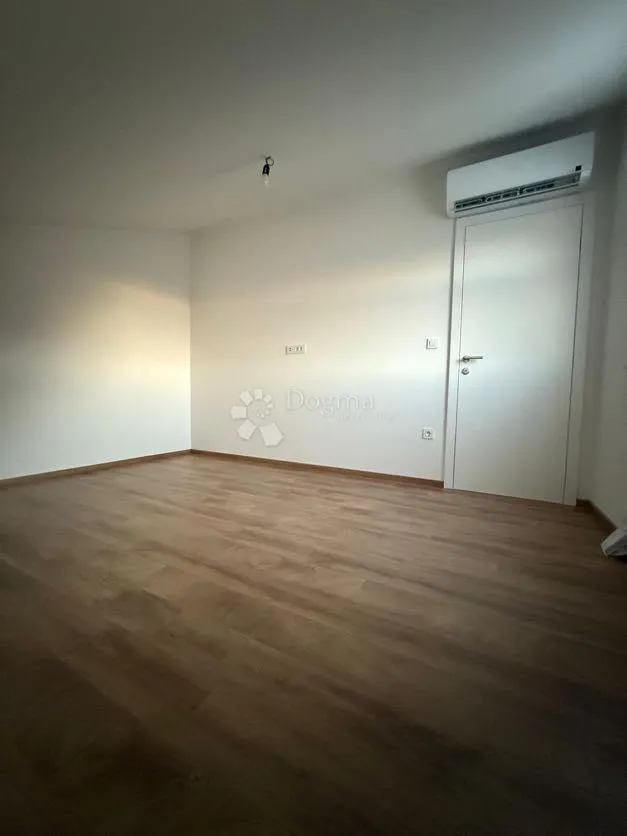 luksuzna novogradnja - apartman u blizini mora prilika ! - slika 10