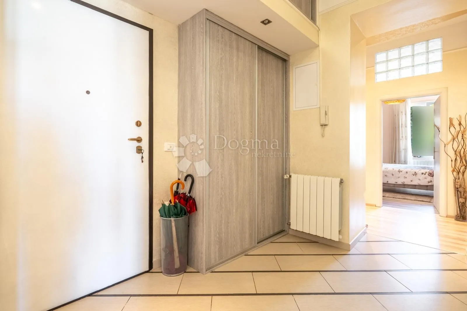 centar – 108 m², moderan 3s+db s parkingom - slika 16