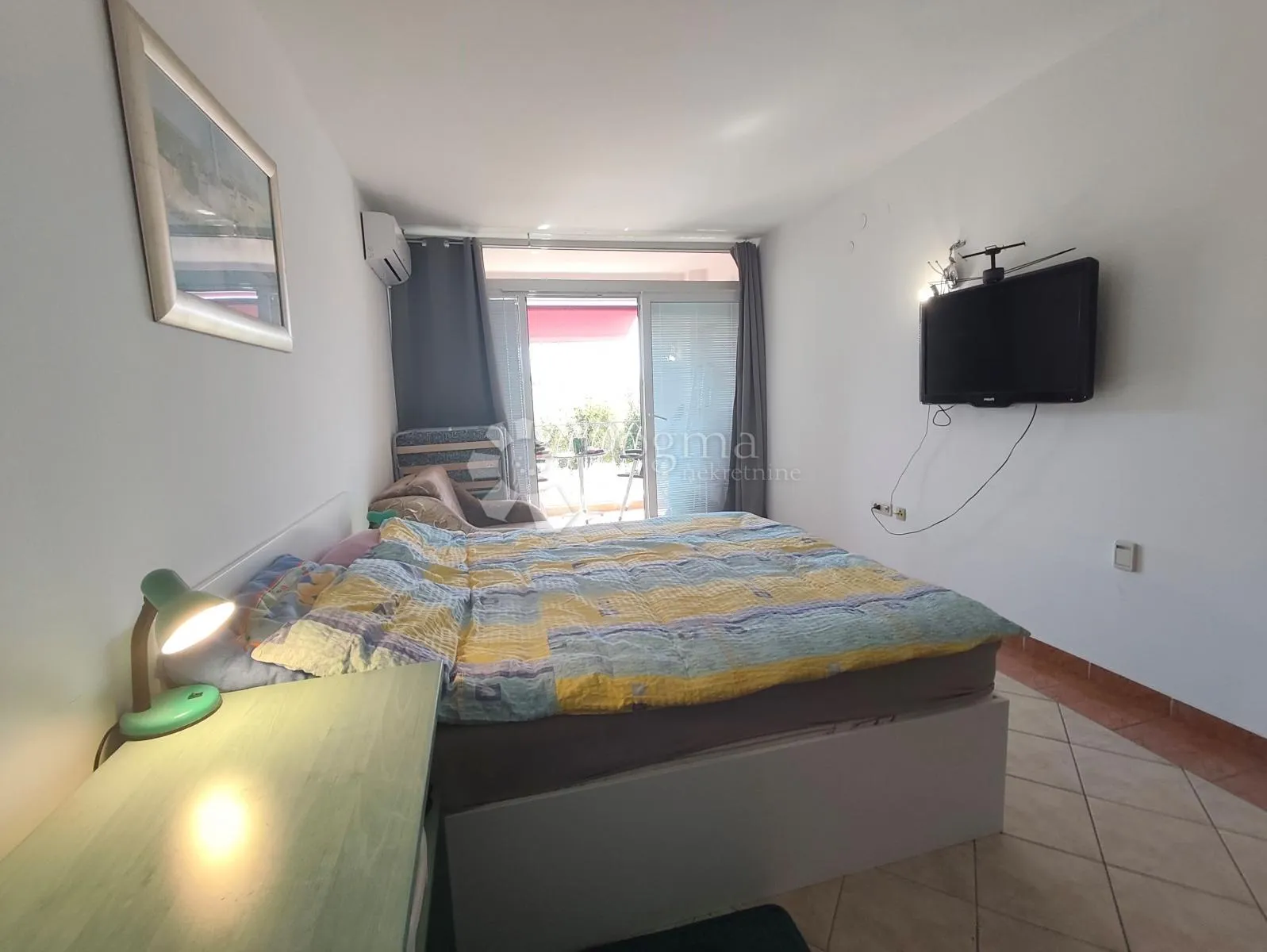 novouređeni apartman sa pogledom na more - slika 19