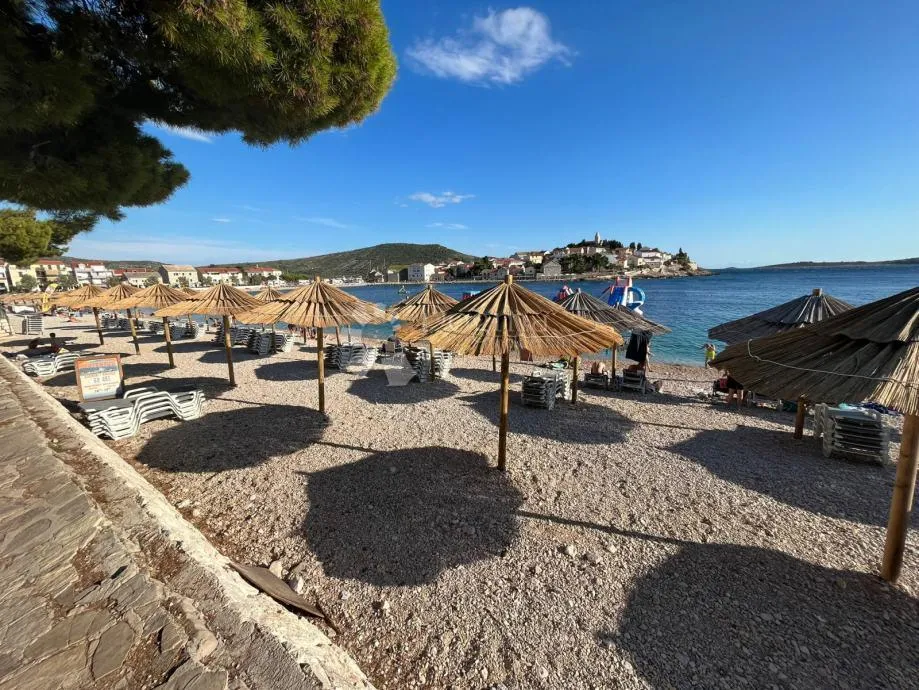 primošten, prekrasan apartman na moru - slika 17