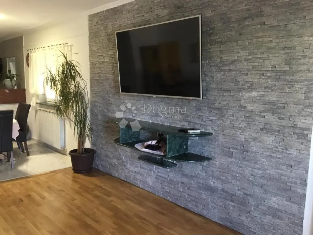 luksuzna etaža na traženoj lokaciji - slika 11