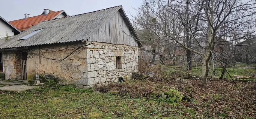 kuća na terenu od 40952m2 - slika 6