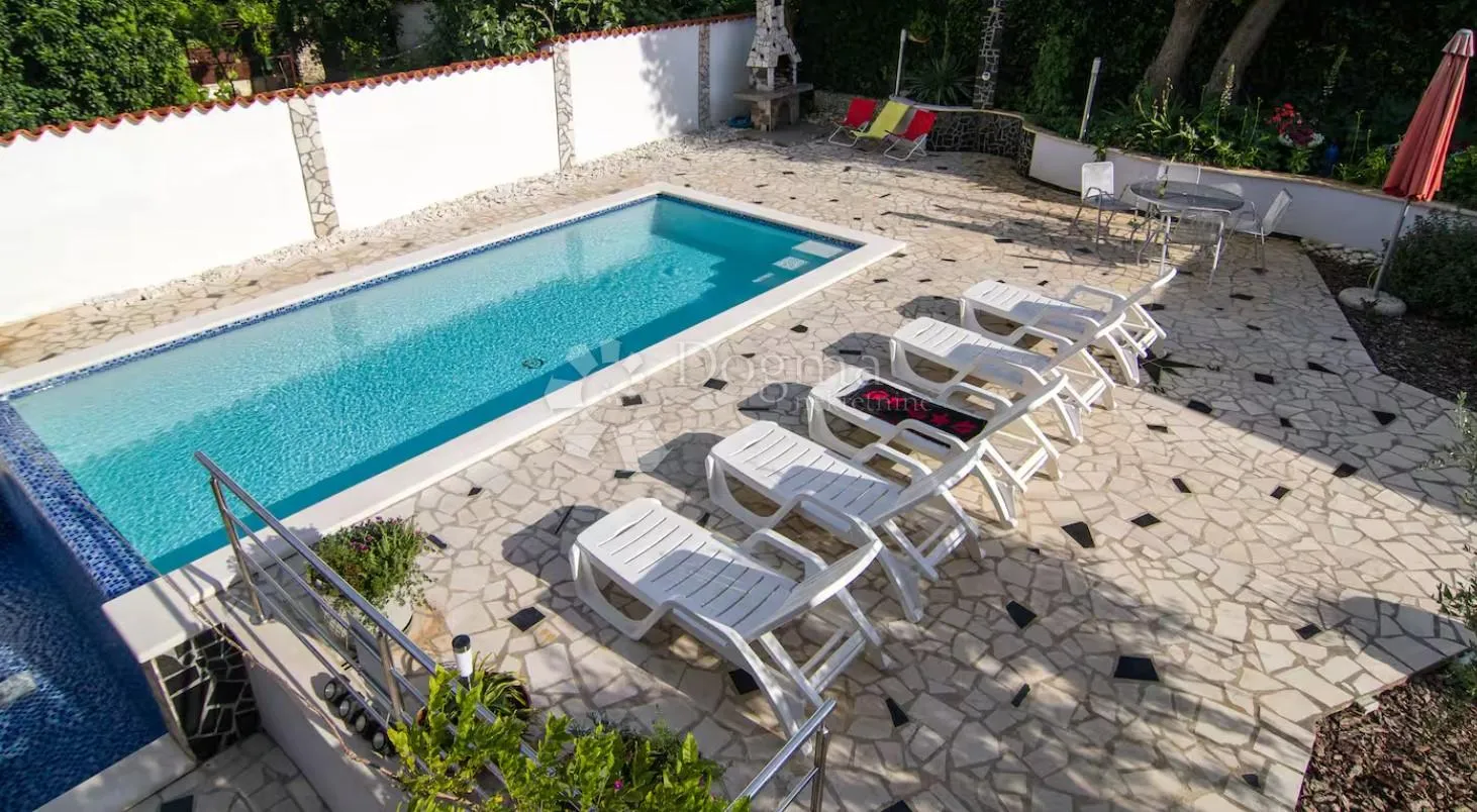 banjole – apartmanska kuća s bazenom, 4 apartmana i solarnom elektranom, 150 m od mora - slika 18