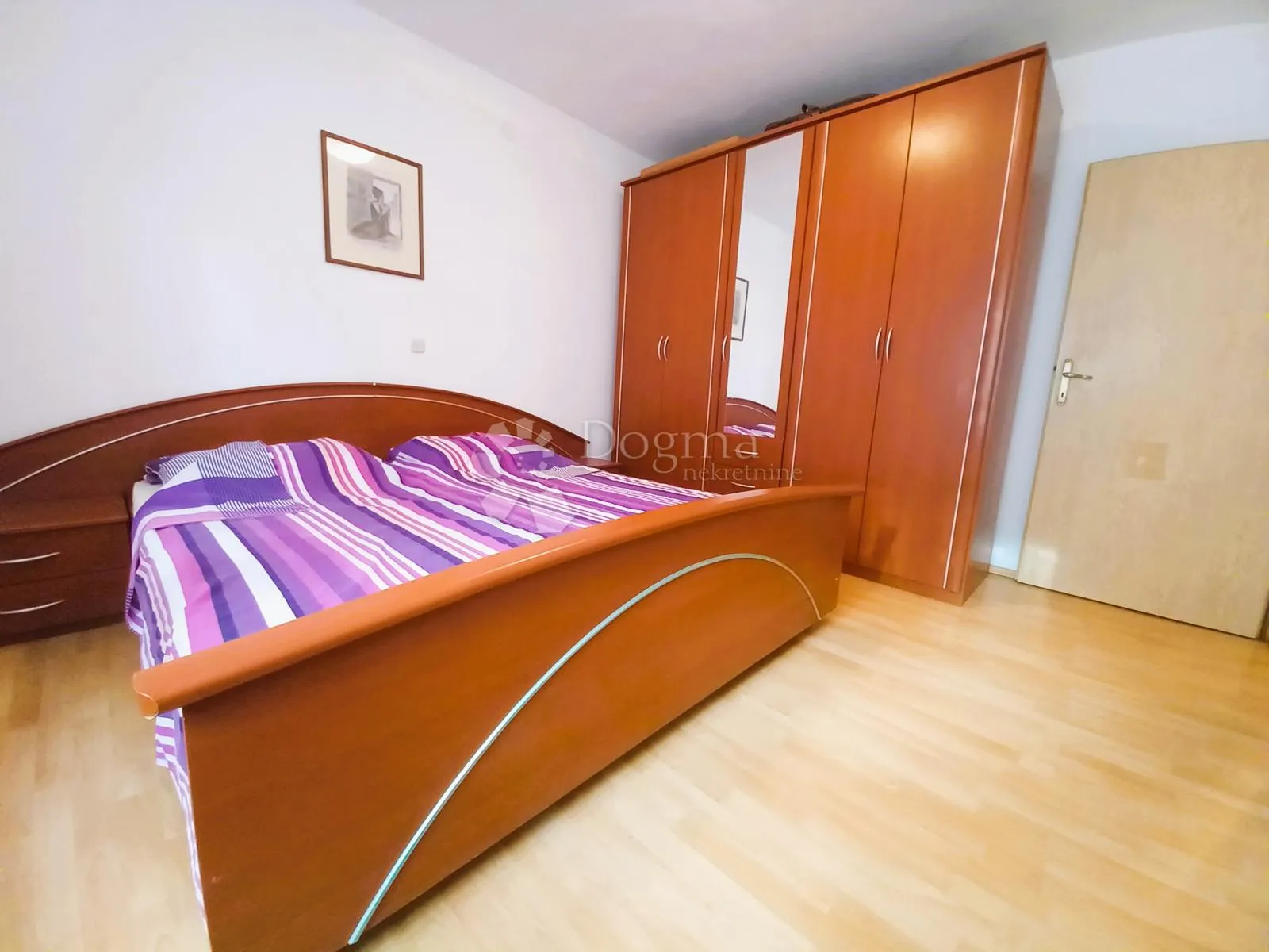 labin, etaža sa tri stambene jedinice - slika 20