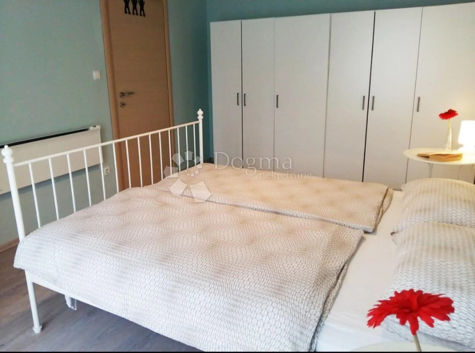 pula kuća sa 4 stana, okućnicom i garažom! pula, centar - slika 9