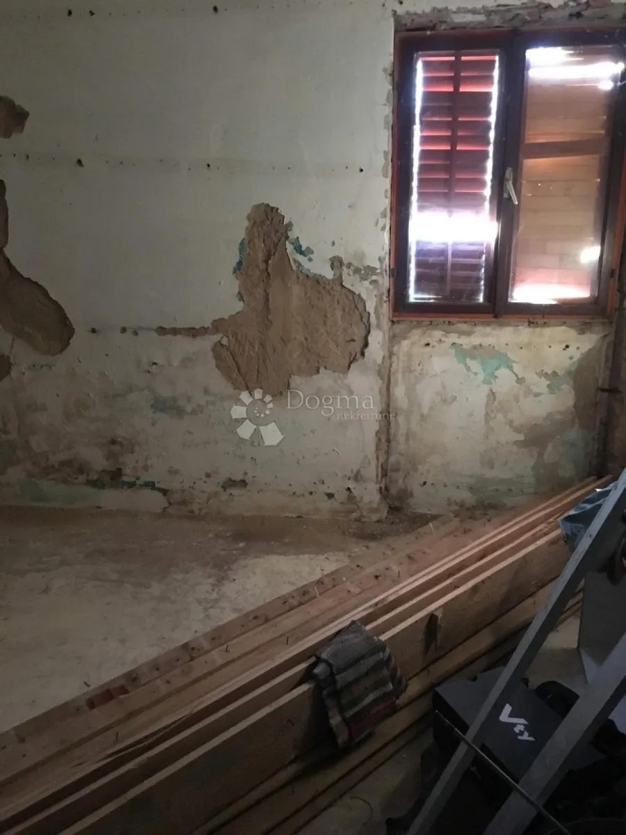 kuća u samom centru u vrsima - slika 8