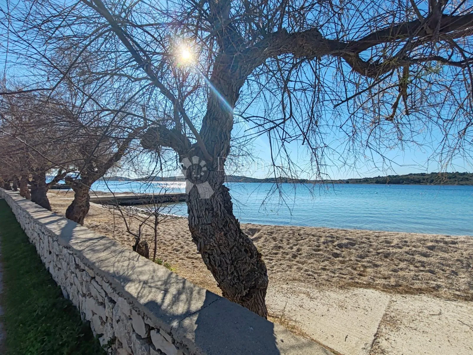 srima - atraktivna kuća u prvom redu do plaže s predivnim vrtom - slika 45