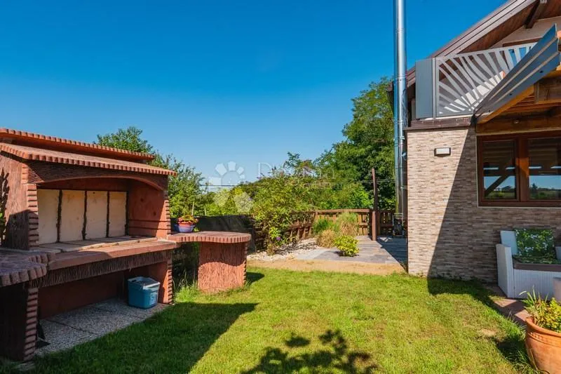 izvrsna investicijska prilika – resort s tri kuće i bazenima - slika 5