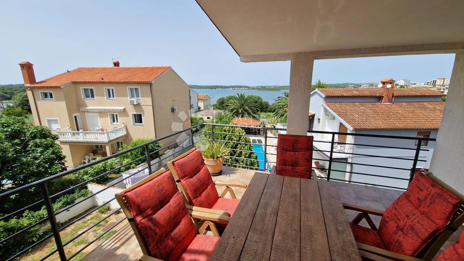 nova kuća u medulinu s 4 apartmana - 170m od mora - slika 1
