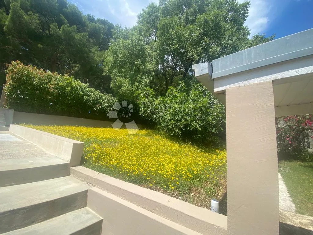 pula, kuća sa dvije stambene jedinice na mirnoj lokaciji - slika 7