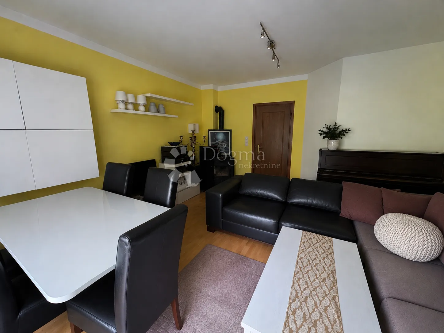 mihotići iznad opatije – ugodan 2s+db stan u mirnom okruženju, balkon i parking - slika 3