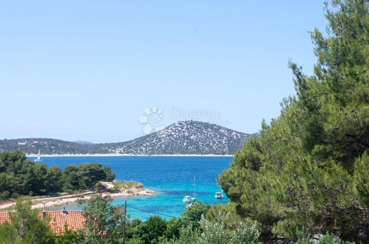 otok prvić - veća kuća nadomak plaže i mora - slika 34