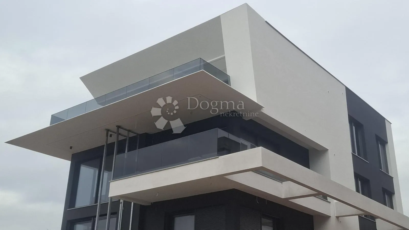 njivice apartman sa krovnim bazenom i panoramskim pogledom na more - slika 2