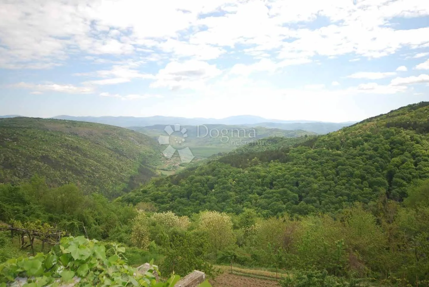 kamena kuća, oprtalj, pogled, mir i tišina - slika 2