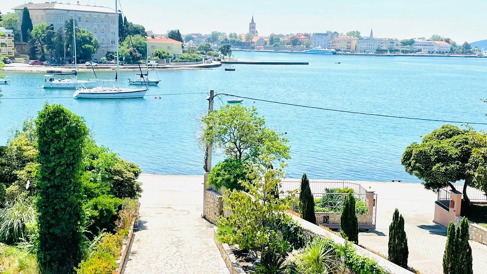 zadar, prodaja elegantne vile 1. red do mora na elitnoj lokaciji - slika 3