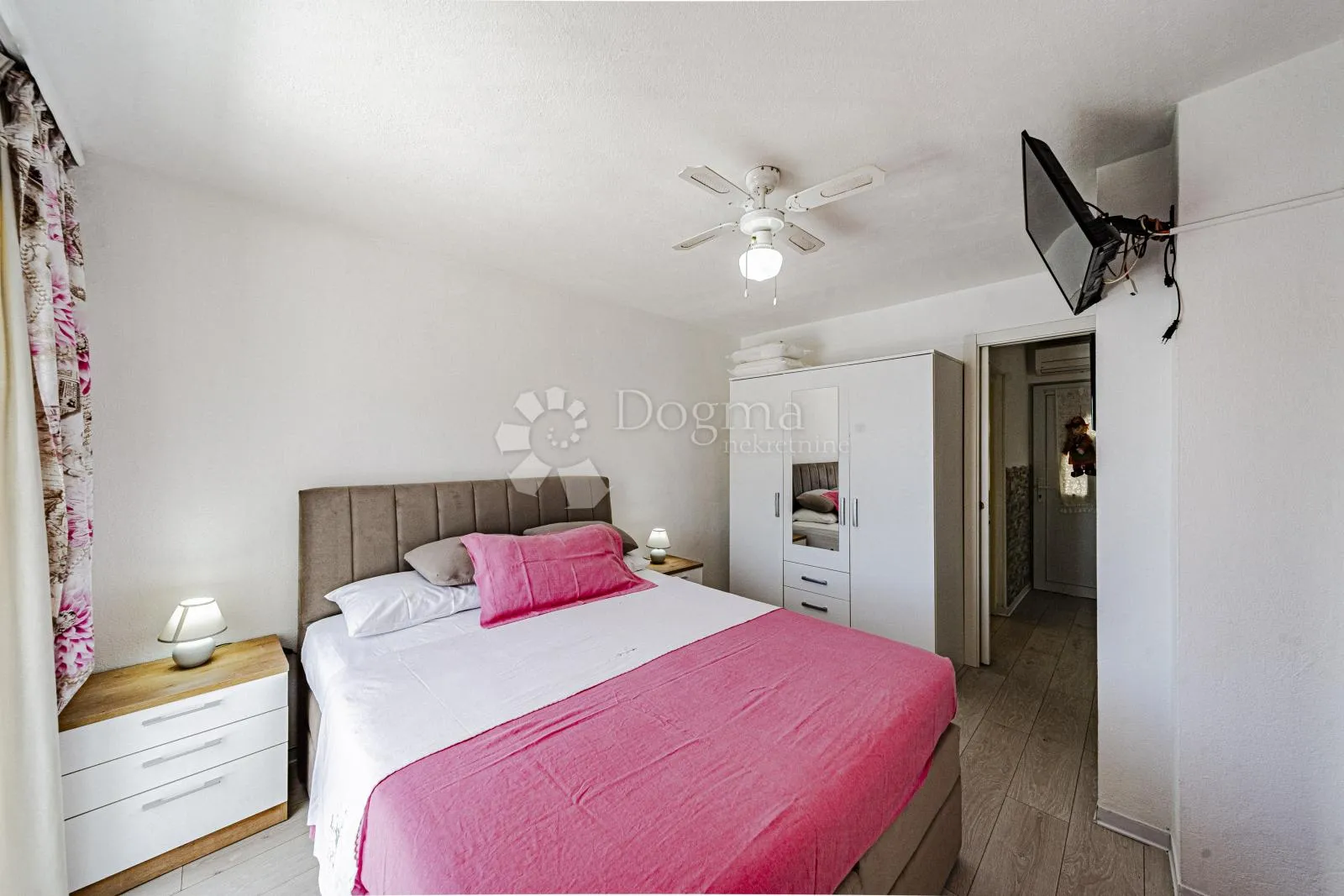 prvi red do mora: samoodrživa apartmanska vila s uhodanim poslovanjem – vela luka, korčula - slika 139