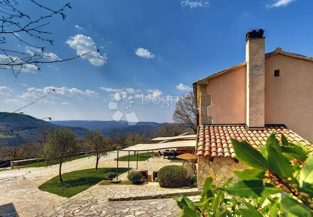 kamene vile u rustikalnom stilu s panoramskim pogledom - slika 46