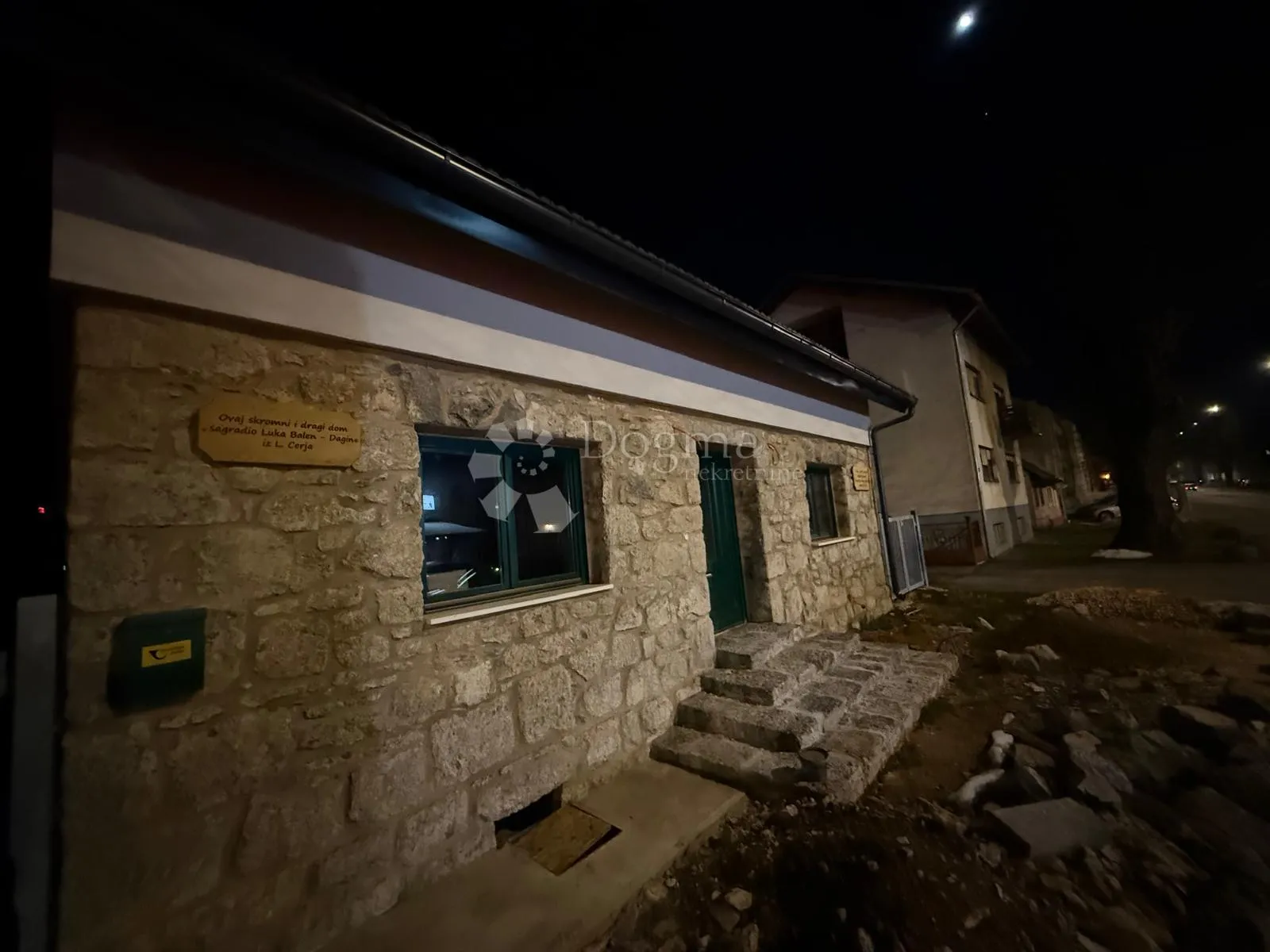 nova tradicionalne kvalitetne gradnje kuća centar grada - slika 4
