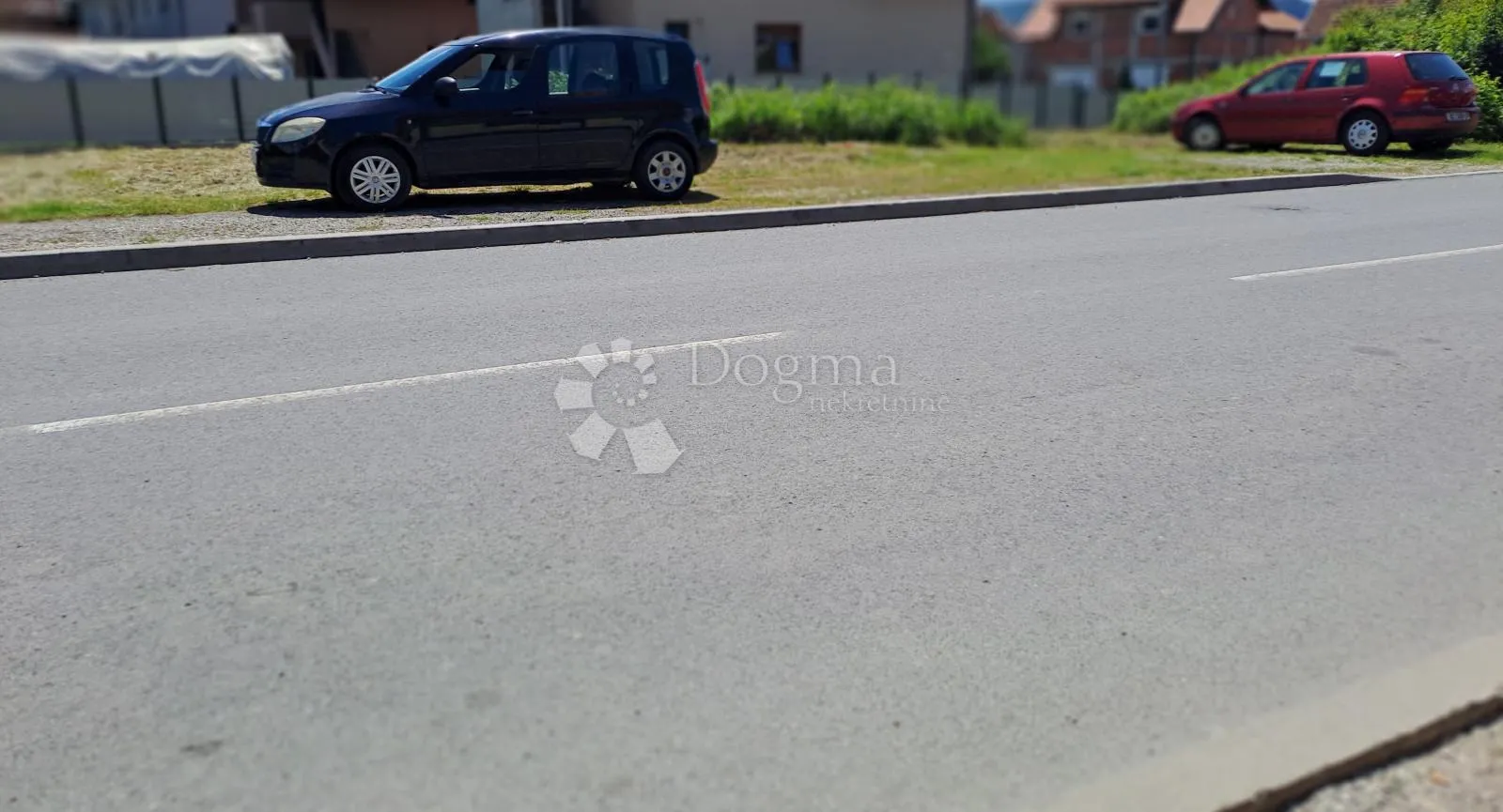 uredna parcela u dobrom kvartu - slika 8