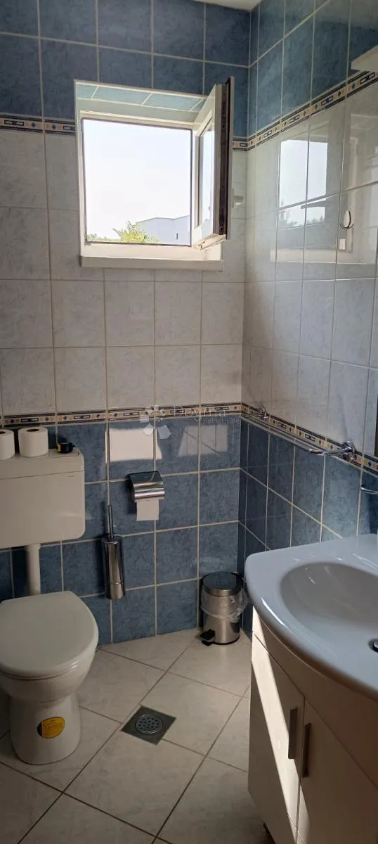 malinska, 61 m2 2s+db, balkon, parking - slika 9