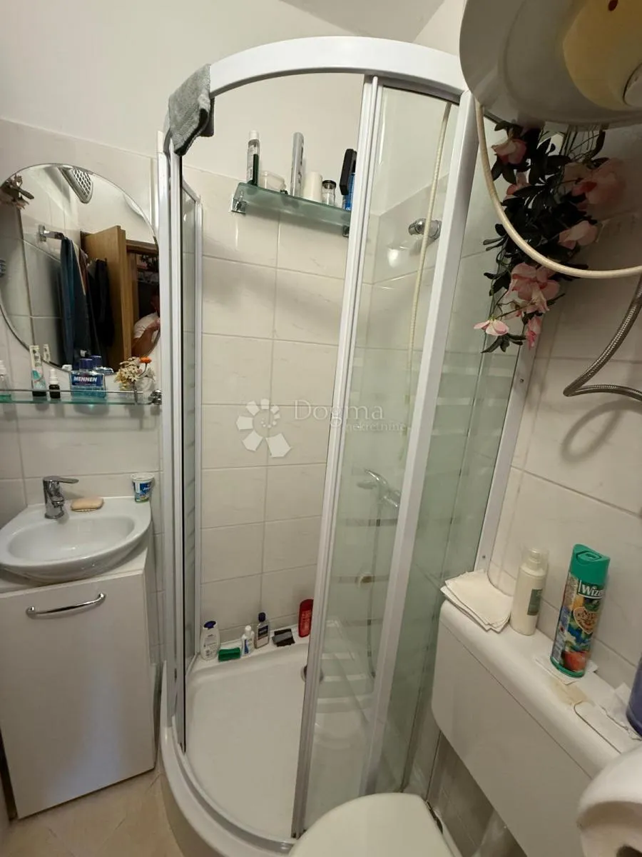 apartman s pogledom 50 m od mora - slika 16