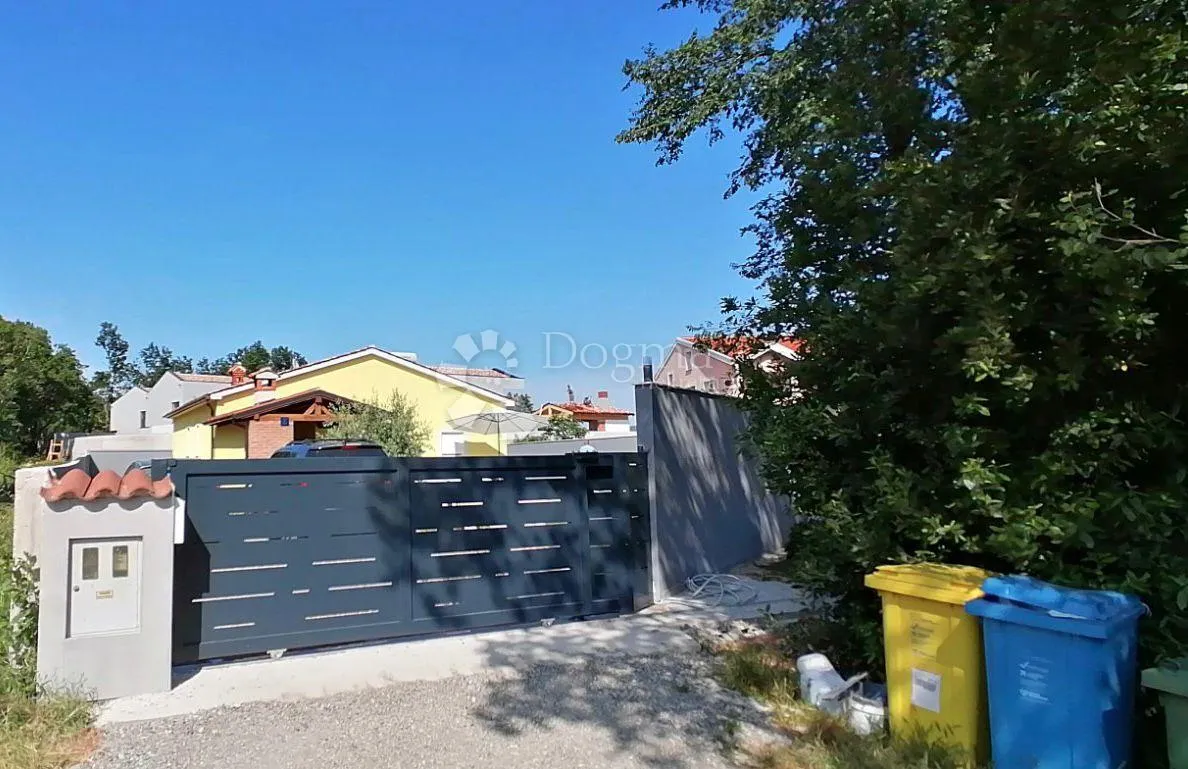 predivna prizemnica sa bazenom - 2 km od mora - slika 25