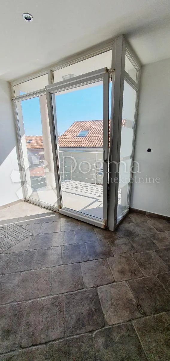 drenova, etaža kuće sa dva odvojena stana i okućnicom - slika 2