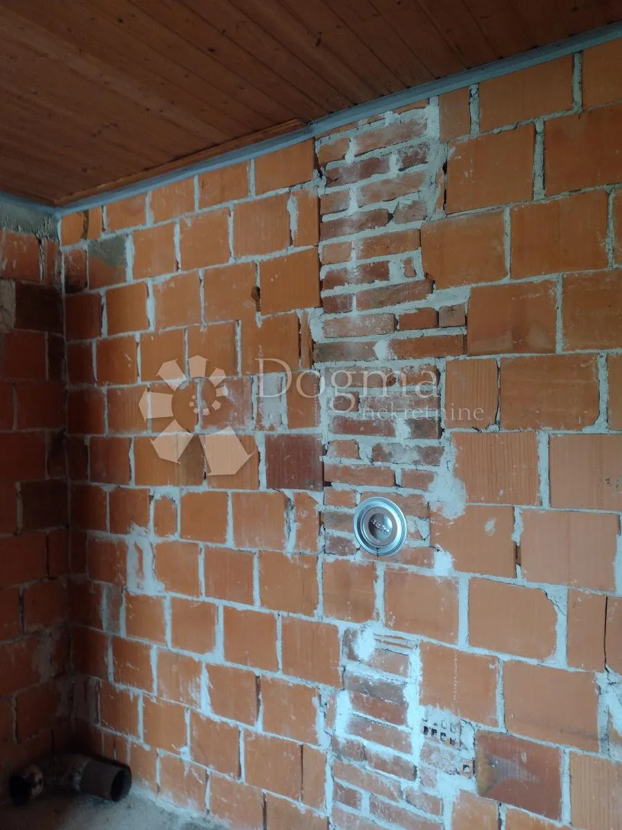 novogradnja s poslovnim prostorom - slika 7