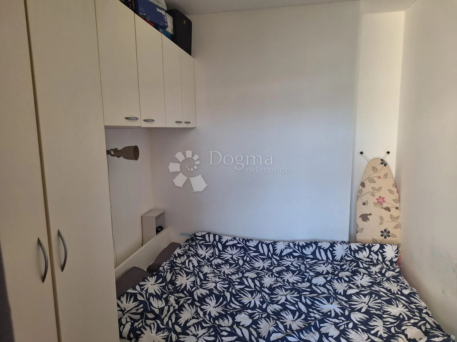 predivan 2-sobni stan 34 m2 s otvorenim pogledom - slika 7