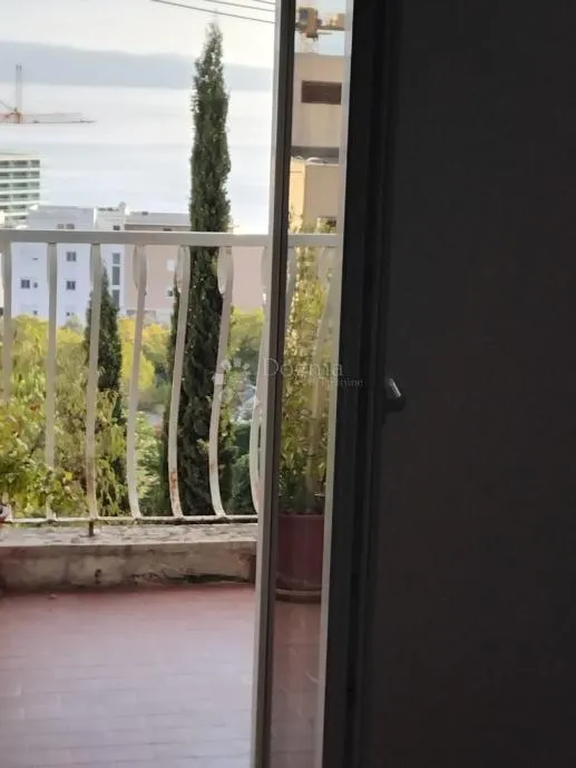 prodaje se – prostran 4-sobni stan na žnjanu, split - slika 8