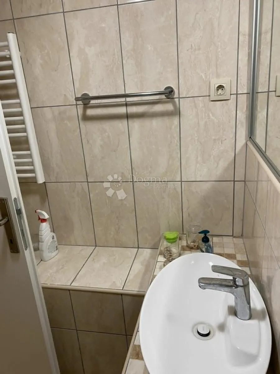 petrčane - prostrani dvoetažni stan s vrtom 119,24 m2 - slika 31