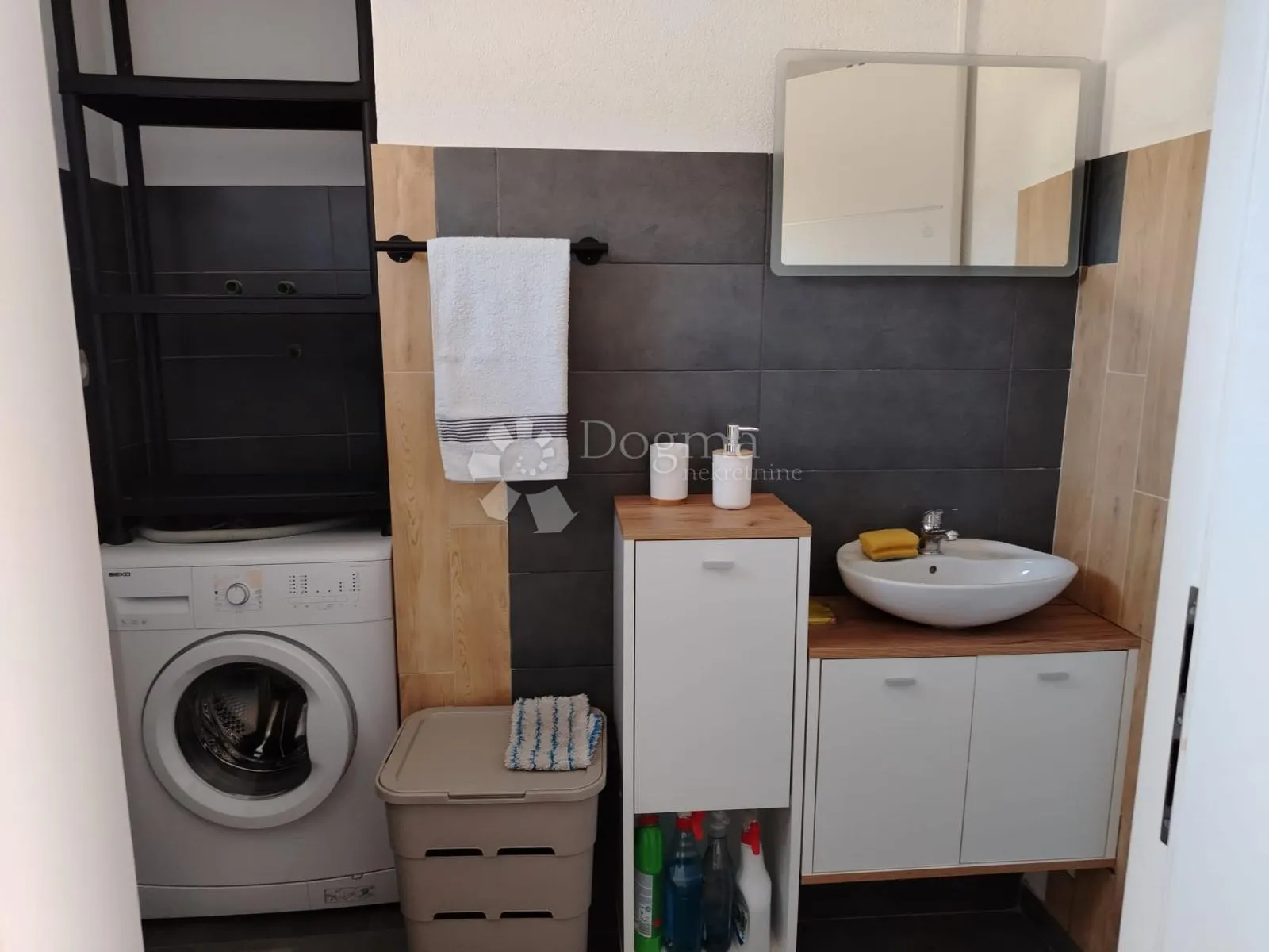 samostojeća kuća s dvorištem, samo 80 metara od mora - slika 22