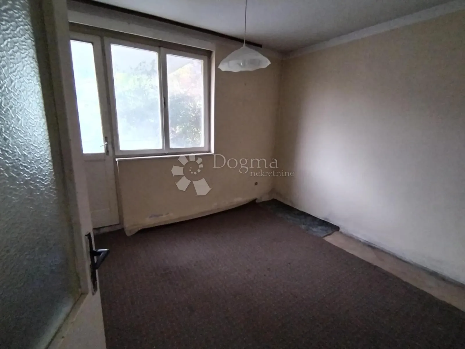 kuća za adaptaciju s velikim potencijalom – centar kalnika - slika 14
