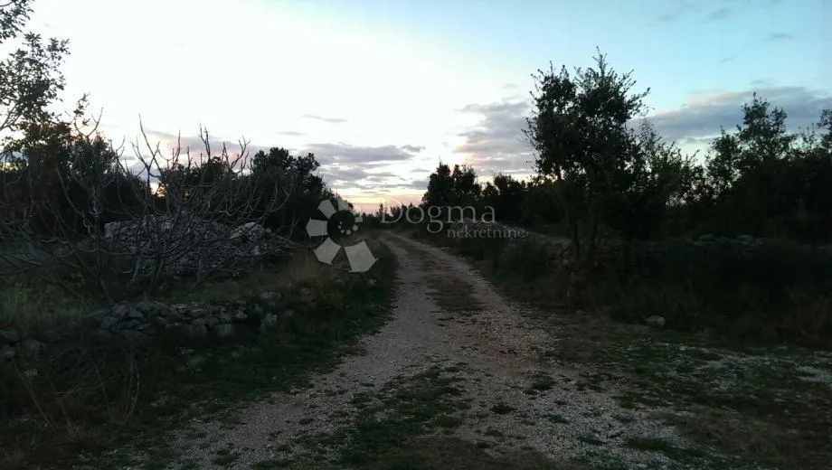 zemljište sa prekrasnim pogledom na more - slika 8