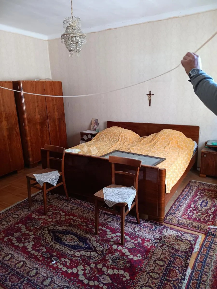 kuća za adaptaciju kaštel lukšić - slika 23