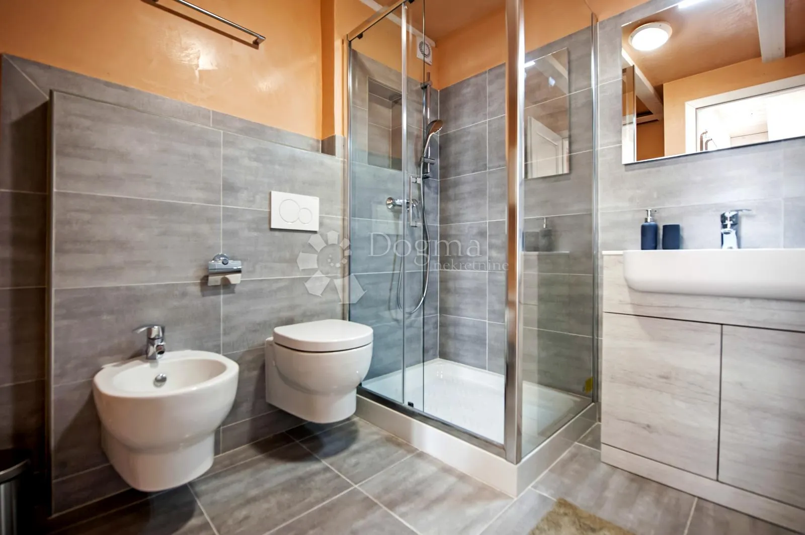 rovinj - sniženo! kuca s 3 apartmana u srcu starog grada - slika 63