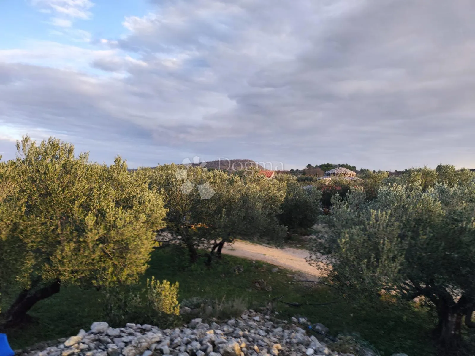 zaton kod šibenika - imanje s projektom za turistički resort - slika 5