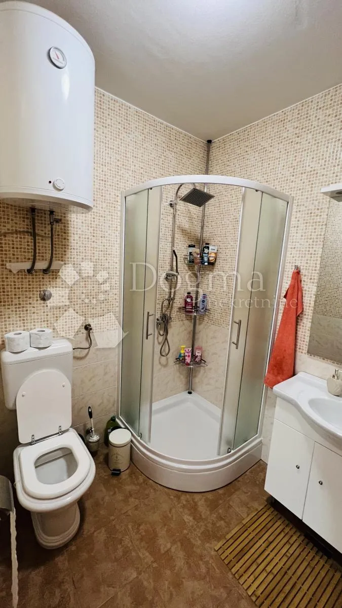 dvoetažni stan sa velikim vrtom u medulinu - slika 9