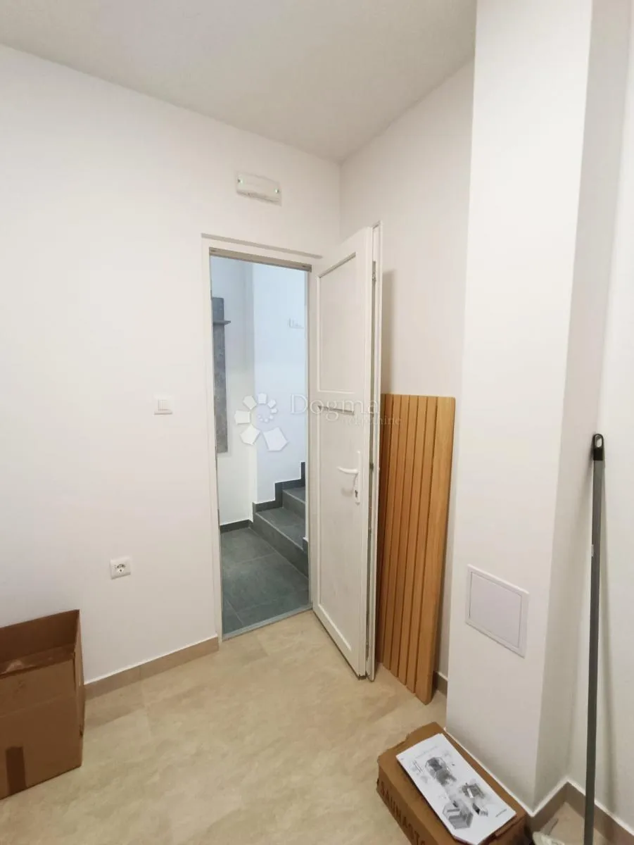 novoizgrađena kuća, gornja podstrana - slika 19