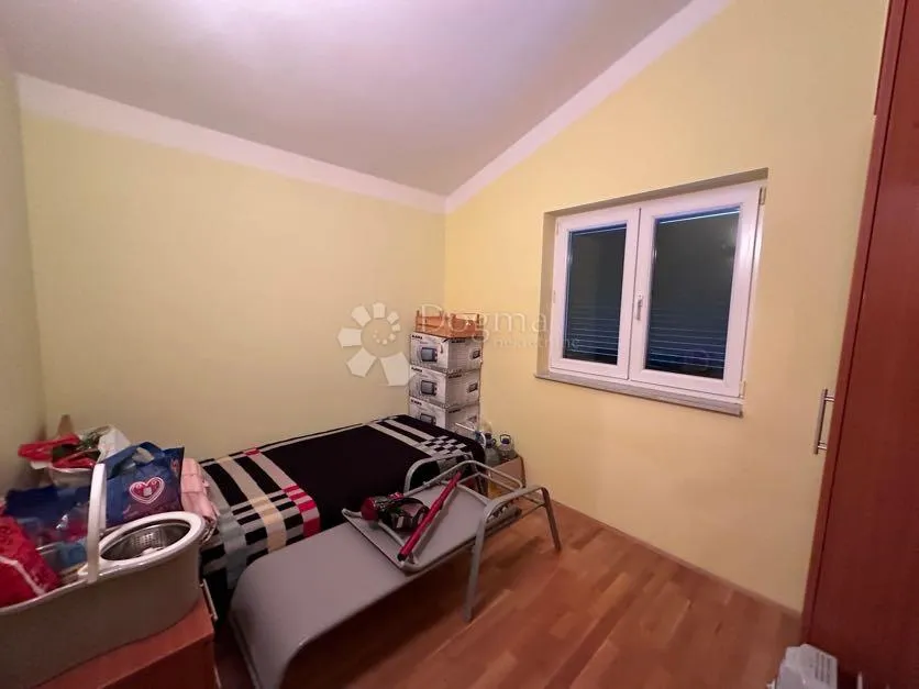 kuća uz more s predivnim pogledom i zelenilom , barić draga - slika 35