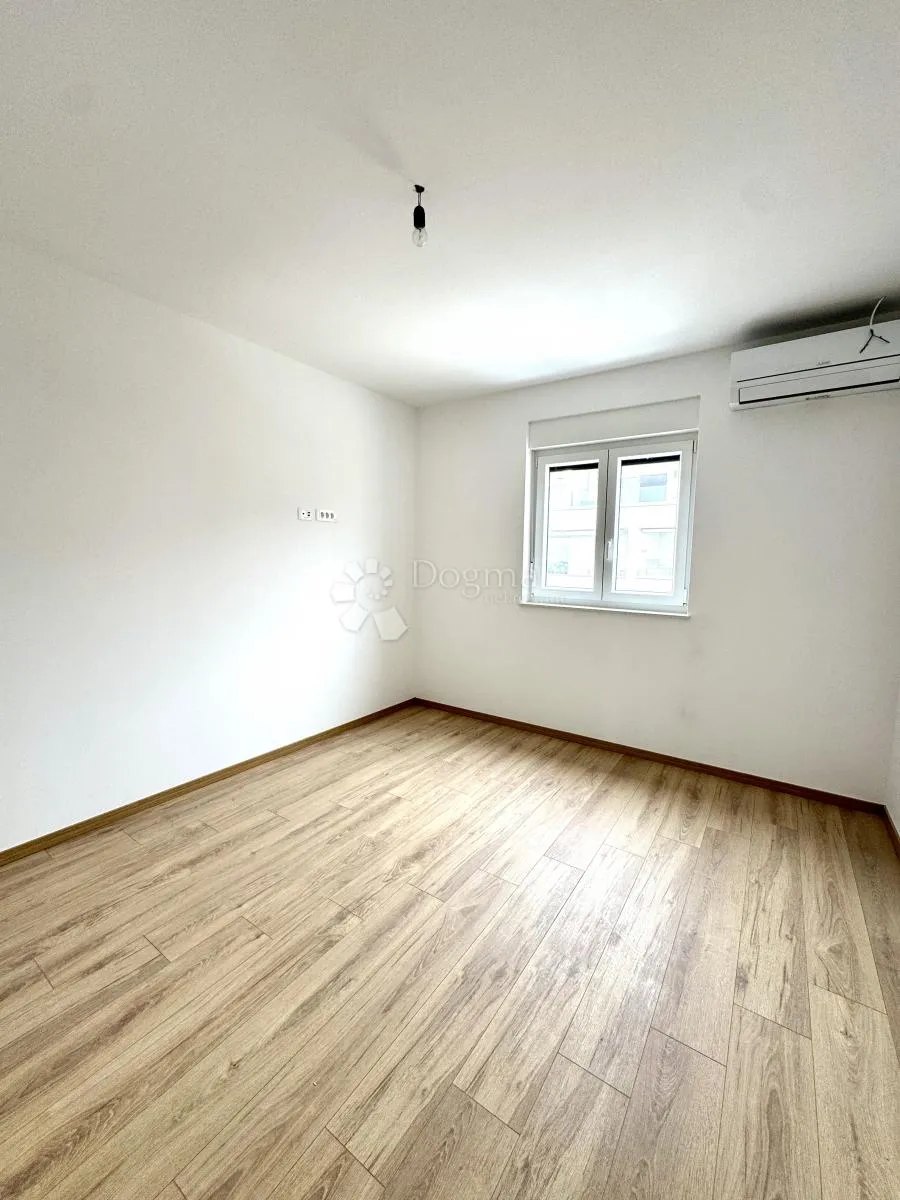novigrad – moderni stan 78 m², 2 spavaće sobe, terasa, parking, blizina plaže - slika 6